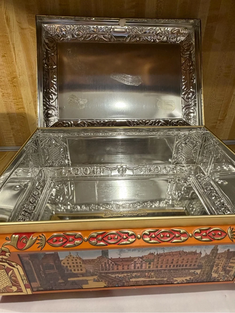 Large Vintage German Tin Bread Box Schmidt Nuremberg Lithograph Scene